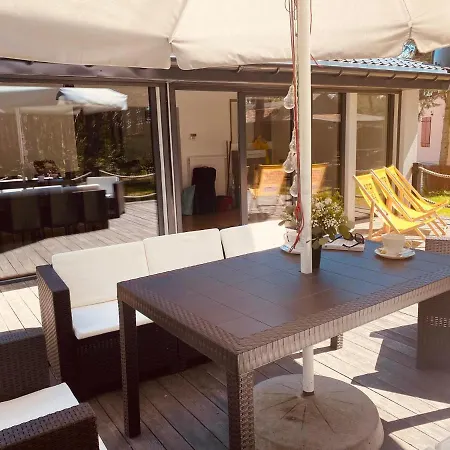Dom Nad Jeziorem Holiday home *